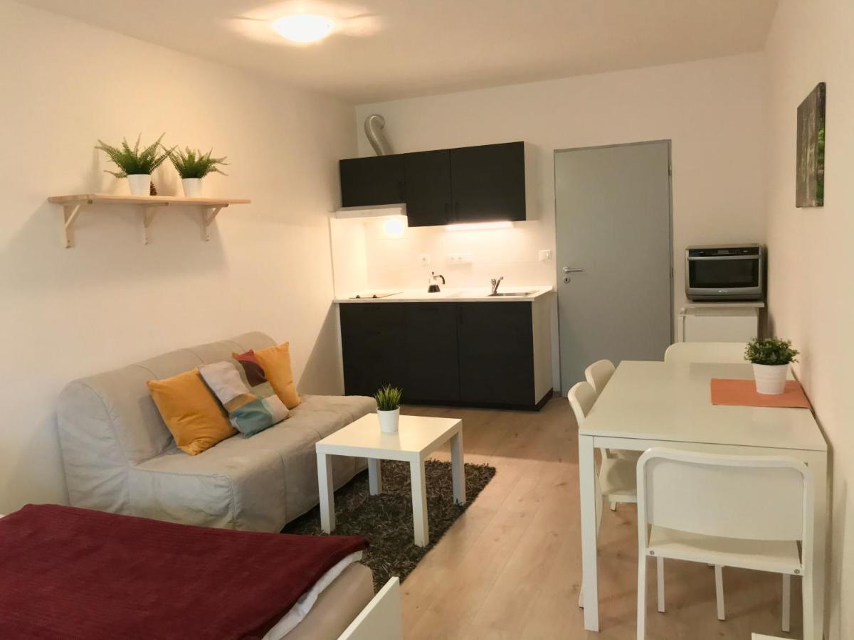Certovka Trojka - Apartman Гаррахов Екстер'єр фото